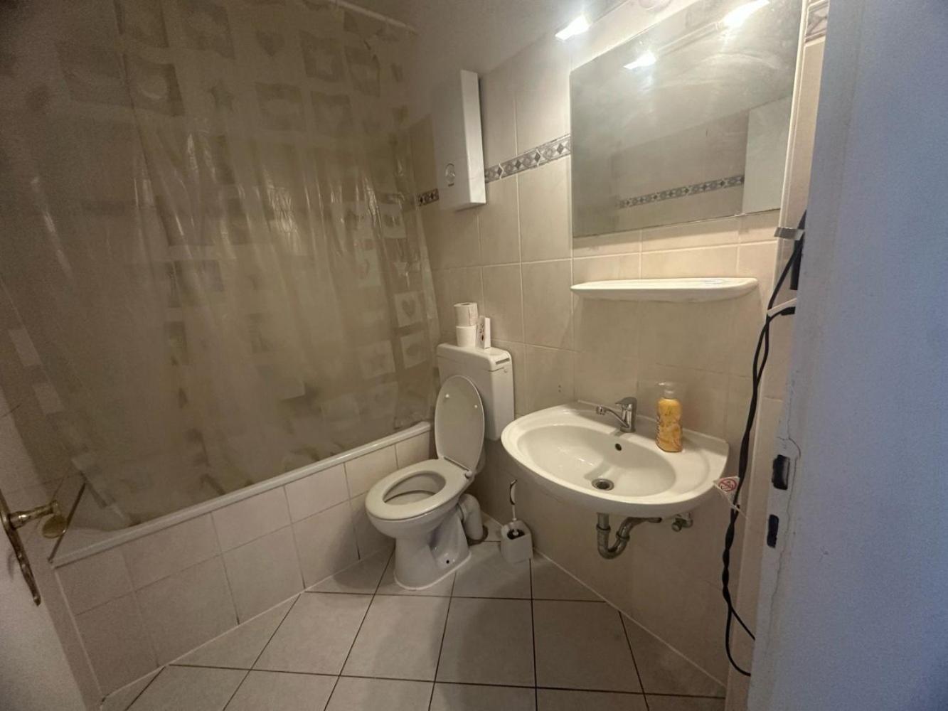 Ferienwohnung Neuss Luaran gambar